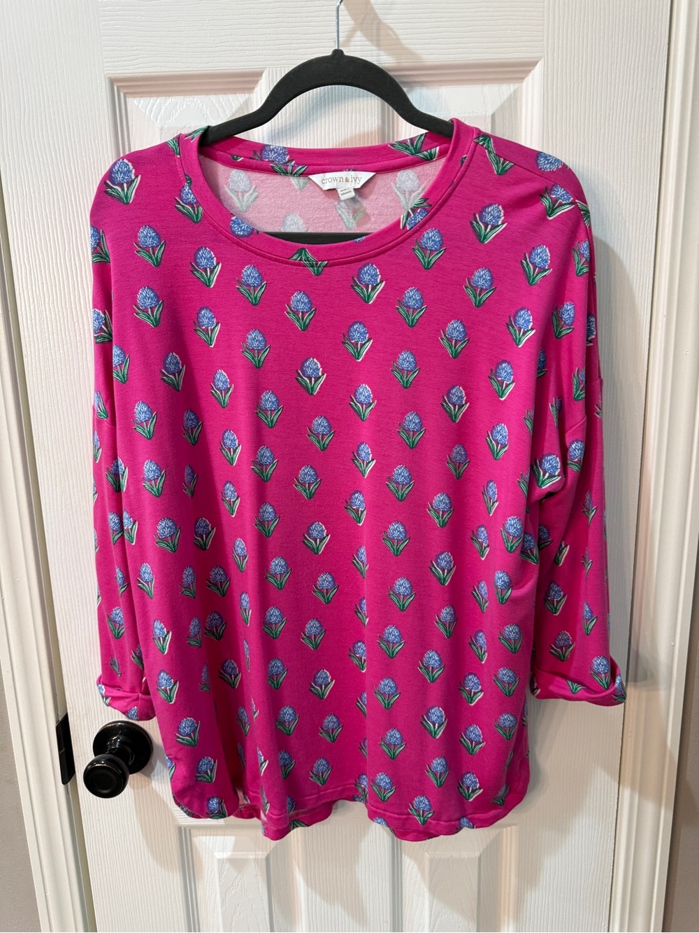 crown & ivy Bright Pink Long Sleeve Floral-Print Tee size M